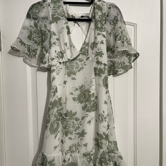 Sage green petal and pup dress - Picture 1 of 4